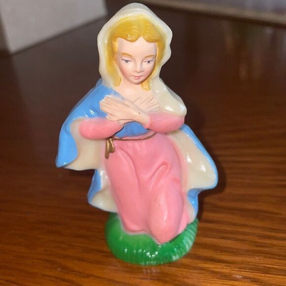 Vtg hard plastic Virgin Mary from a nativity scene - Picture 1 of 6